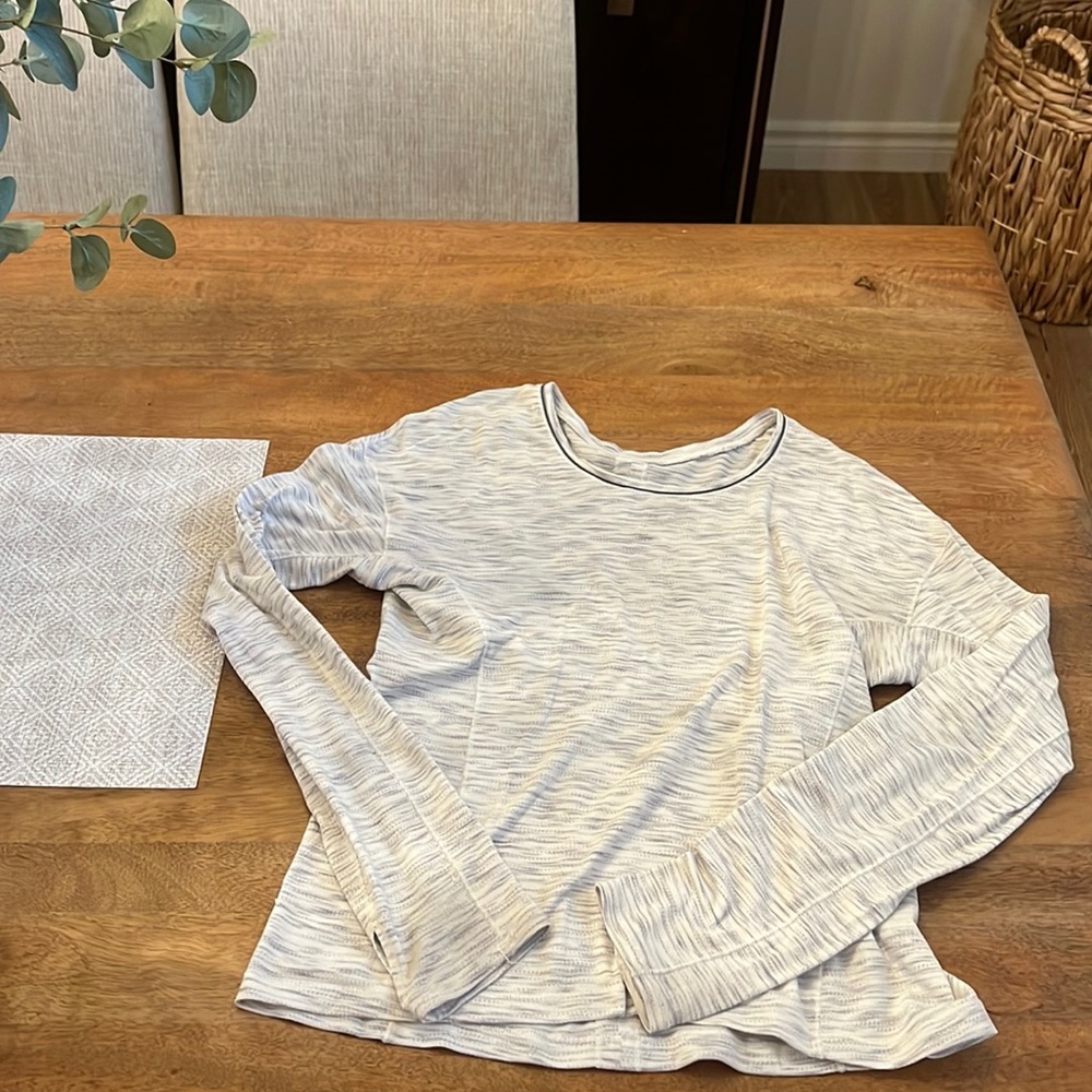 lululemon athletica Light Heathered White Long Sleeve Tee